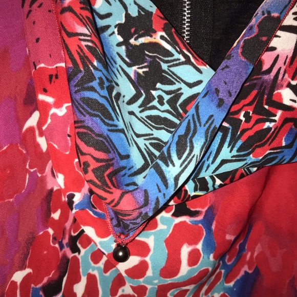 Bebe top zip back cowl neck leopard NWT size small - Picture 3 of 4